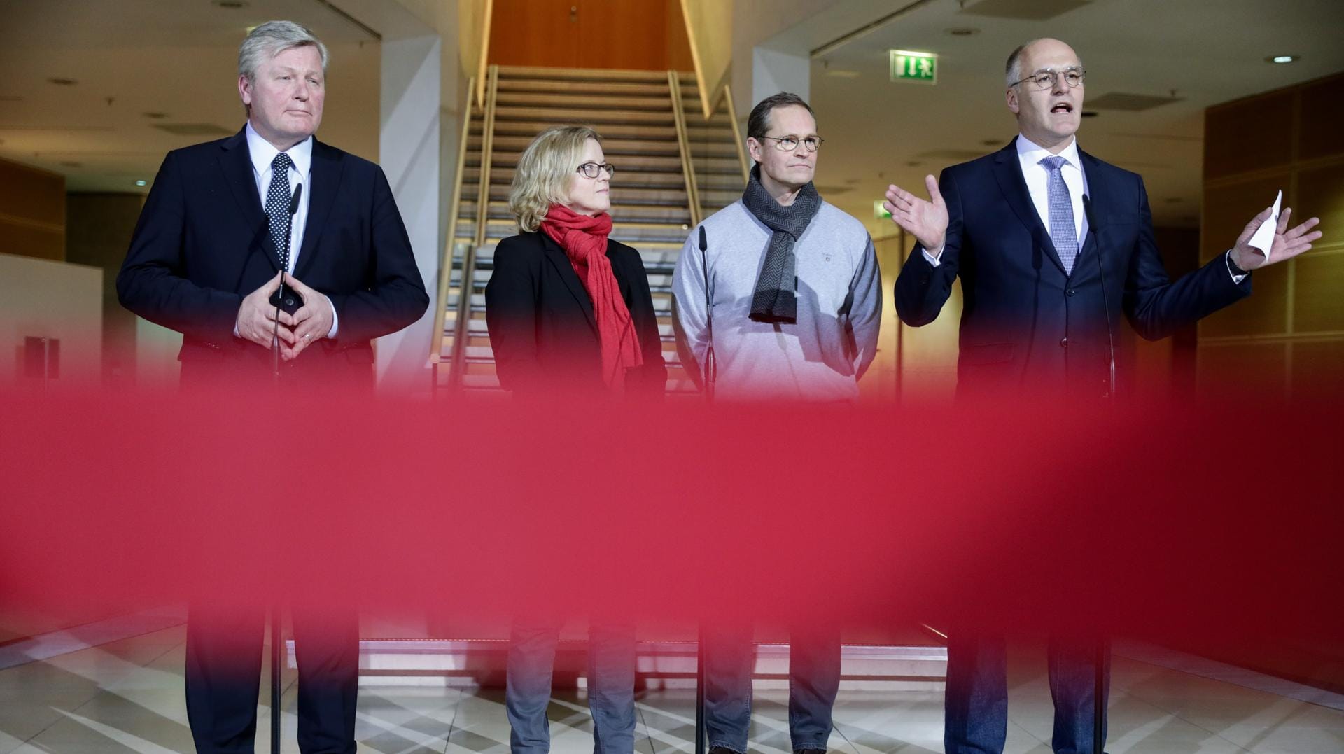 Einigten sich bei Wohnungsbau und Miete: Die Unterhändler v.l. Bernd Althusmann (CDU), Natascha Kohnen, Michael Müller (beide SPD) und Kurt Gribl (CSU).