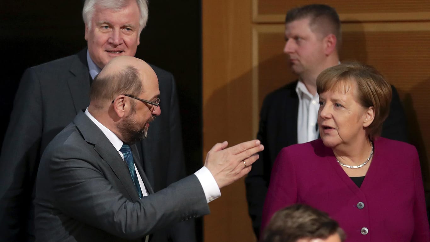 Horst Seehofer, Martin Schulz und Angela Merkel: Sie müssen mit den Groko-Verhandlungen in die Verlängerung gehen.