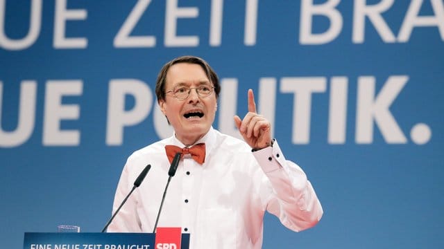"Wir sind an diesem Punkt unter großem Druck", sagt SPD-Gesundheitsexperte Lauterbach. "Wir sind an diesem Punkt unter großem Druck", sagt SPD-Gesundheitsexperte Lauterbach.