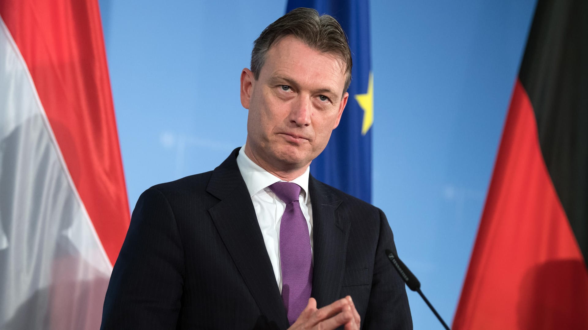 Der niederländische Außenminister Halbe Zijlstra spricht im November 2017 im Auswärtigen Amt in Berlin: Am Montag teilte Halbe Zijlstra mit, dass der niederländische Botschafter offiziell aus der Türkei abgezogen werde. (Archivbild) Der niederländische Außenminister Halbe Zijlstra spricht im November 2017 im Auswärtigen Amt in Berlin: Am Montag teilte Halbe Zijlstra mit, dass der niederländische Botschafter offiziell aus der Türkei abgezogen werde. (Archivbild)