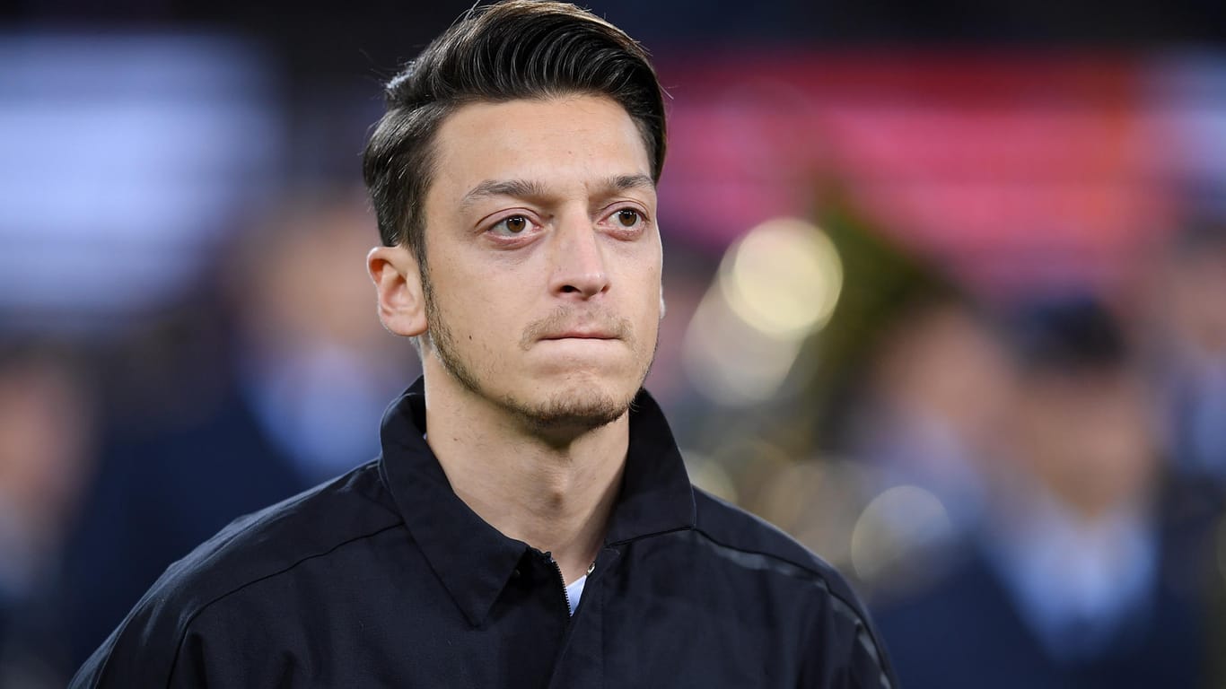 Mesut Özil: Seit 2017 ist der Fußballer wieder glücklich vergeben.