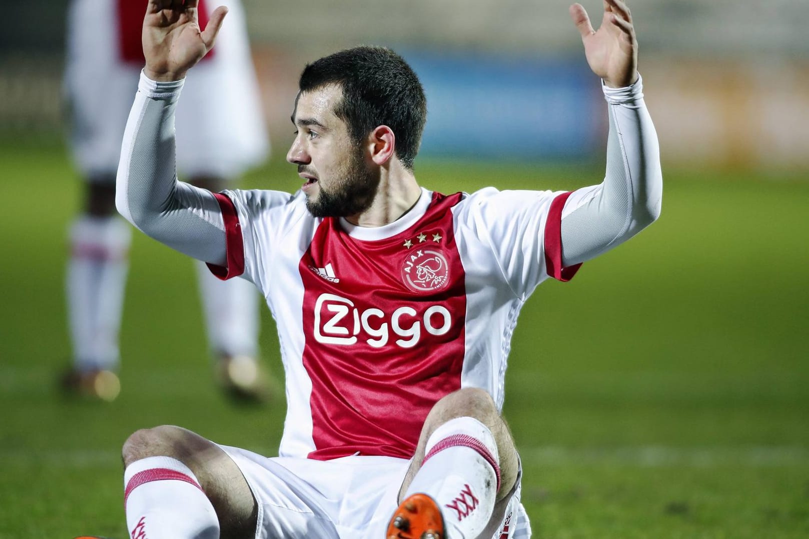 Amin Younes im Trikot von Ajax Amsterdam.