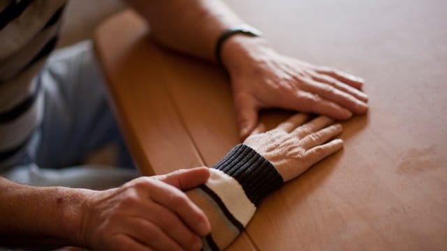 Der DGB fordert für die häusliche Pflege einen besseren gesetzlichen Rahmen für selbstbestimmte Arbeitszeiten und mehr zeitliche Flexibilität mit finanzieller Unterstützung. Der DGB fordert für die häusliche Pflege einen besseren gesetzlichen Rahmen für selbstbestimmte Arbeitszeiten und mehr zeitliche Flexibilität mit finanzieller Unterstützung.
