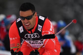 Pita Taufatofua aus Tonga startet im Ski-Langlauf.