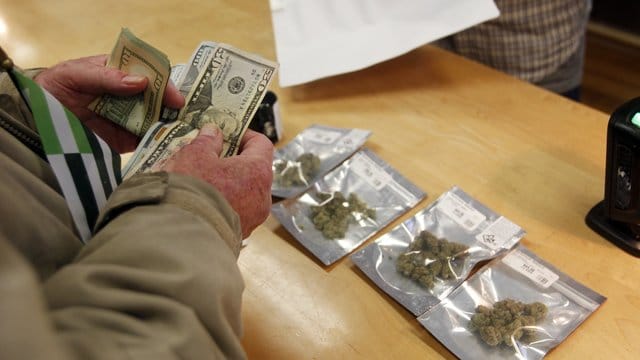 Marihuana-Verkauf in Kalifornien: Viele US-Bundesstaaten haben den Konsum von Cannabis freigegeben. Marihuana-Verkauf in Kalifornien: Viele US-Bundesstaaten haben den Konsum von Cannabis freigegeben.