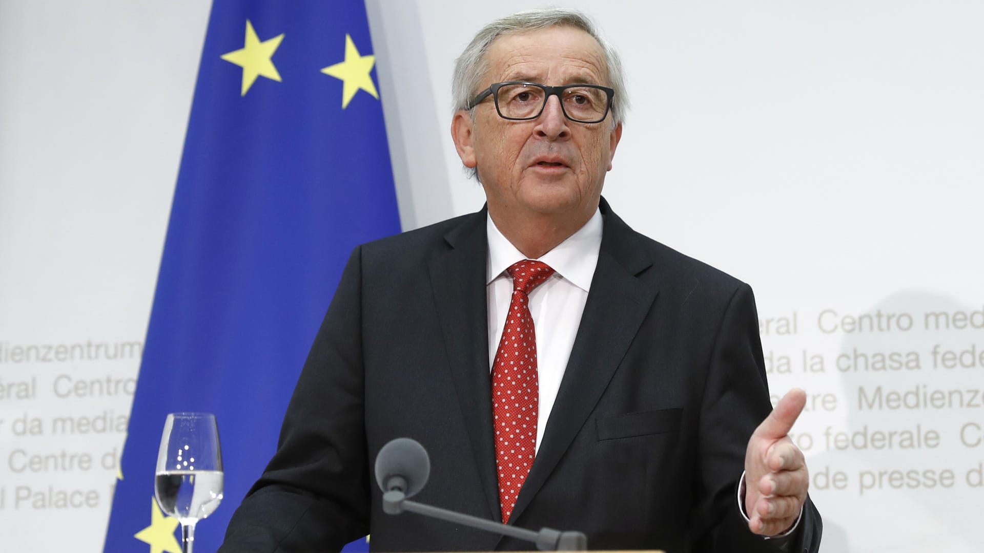 EU-Kommissionspräsident Jean-Claude Juncker: Er ermuntert Westbalkan-Staaten zu einem EU-Beitritt bis 2025. EU-Kommissionspräsident Jean-Claude Juncker: Er ermuntert Westbalkan-Staaten zu einem EU-Beitritt bis 2025.