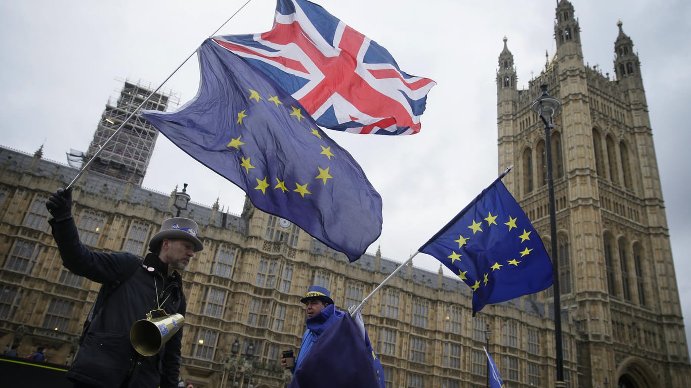 Protest gegen den Brexit in London: Die EU möchte Großbritannien sanktionieren können, wenn sich London in der Übergangsphase nicht an die Regeln hält.