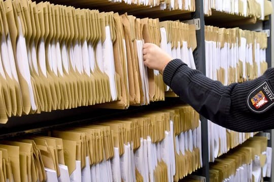 Akten im Verwaltungsgericht in Schleswig.