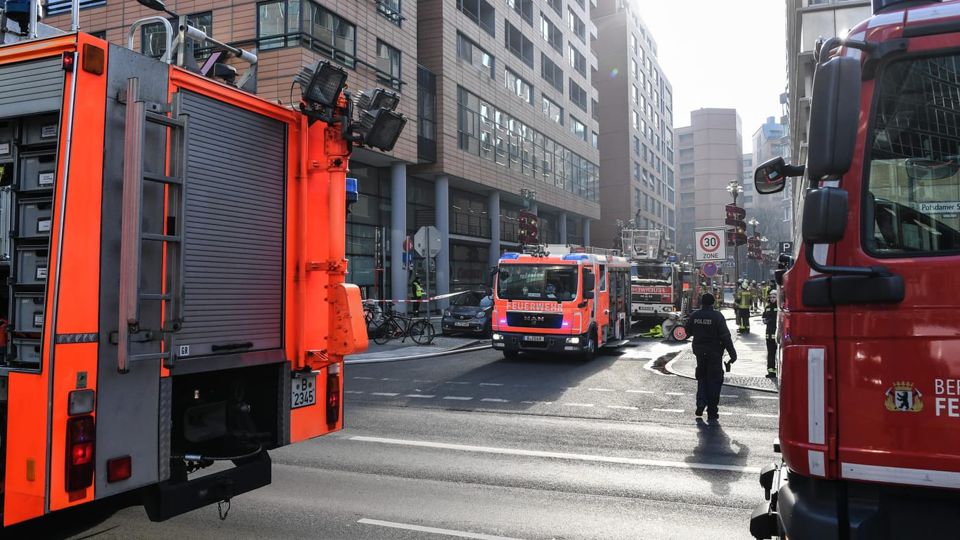 Hotel am Potsdamer Platz nach Brand evakuiert