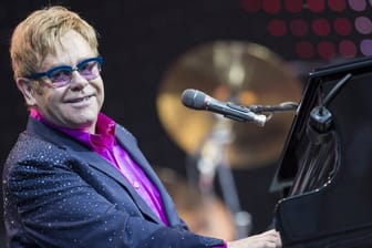 Sir Elton John 2013 auf der Waldbühne in Berlin.