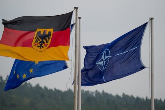 Die Bundeswehr soll ein neues Planungs- und Führungszentrum für schnelle Truppen- und Materialtransporte aufbauen.
