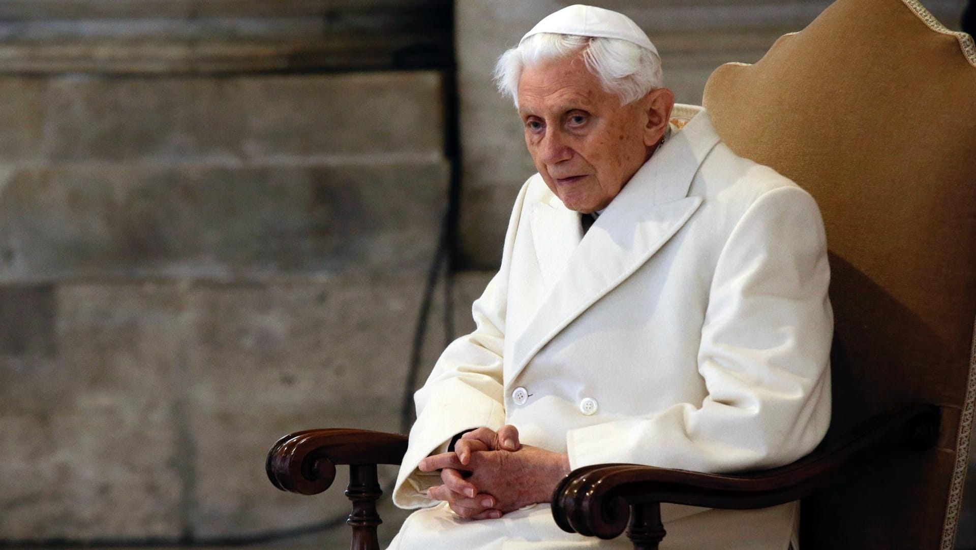 Der ehemalige Papst Benedikt XVI.: Im Jahr 2013 hatte der heute 90-Jährige sein Amt niedergelegt – als erster Papst seit 700 Jahren. Der ehemalige Papst Benedikt XVI.: Im Jahr 2013 hatte der heute 90-Jährige sein Amt niedergelegt – als erster Papst seit 700 Jahren.