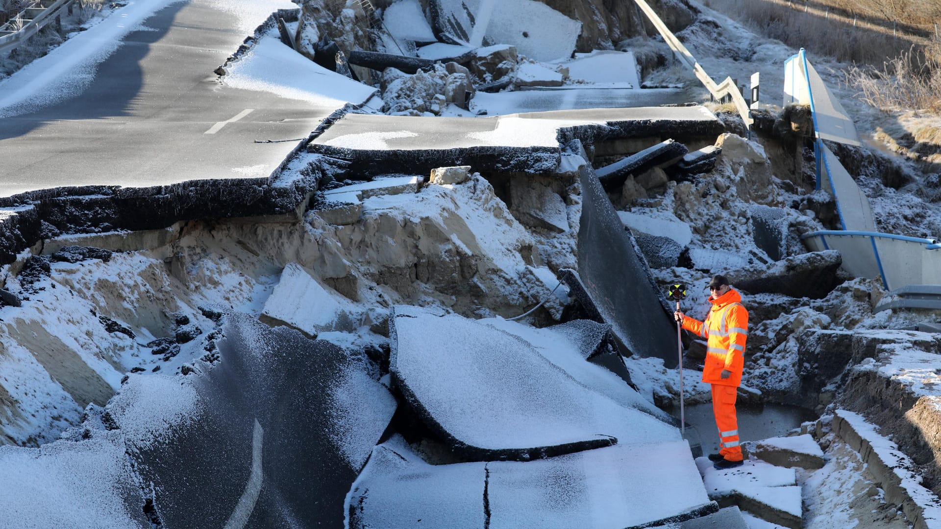 Loch in der Ostseeautobahn wird immer größer