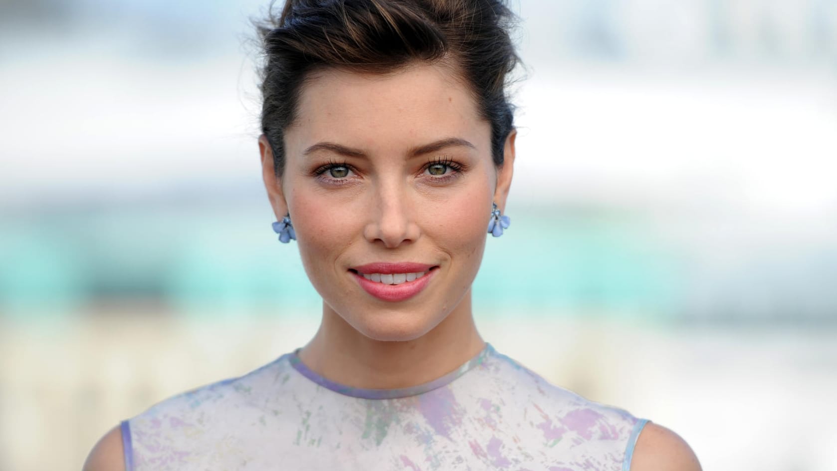 Schauspielerin Jessica Biel: Mit der Aufklärung ihres Sohnes fängt sie ziemlich früh an.