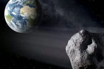 Künstlerische Darstellung eines erdnahen Asteroiden: Der Durchmesser von "2018 CB" wird auf 15 bis 40 Meter geschätzt.