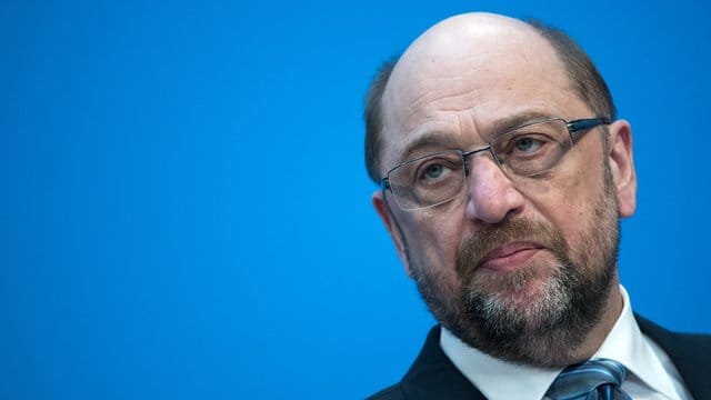Schulz hatte nach dem Debakel der SPD bei der Bundestagswahl im September ausgeschlossen, in ein Kabinett von Kanzlerin Angela Merkel (CDU) einzutreten. Schulz hatte nach dem Debakel der SPD bei der Bundestagswahl im September ausgeschlossen, in ein Kabinett von Kanzlerin Angela Merkel (CDU) einzutreten.