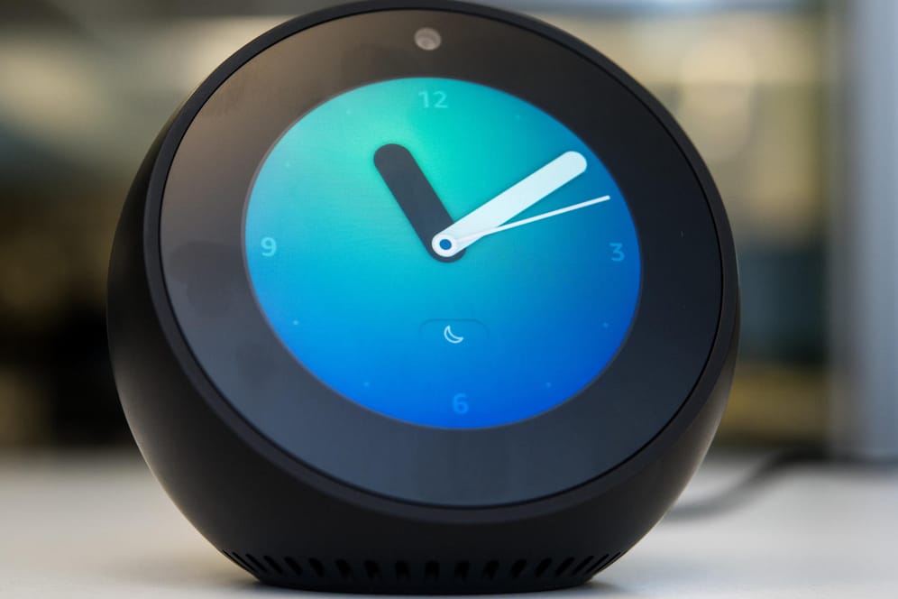 Amazons Echo Spot: Was taugt der neue smarte Lautsprecher mit Display?