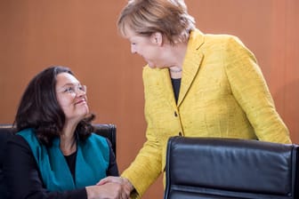 Die designierte SPD-Vorsitzende Andrea Nahles mit Bundeskanzlerin Angela Merkel: Die Mehrheit der SPD-Anhänger befürworten nun laut einer Umfrage die große Koalition.