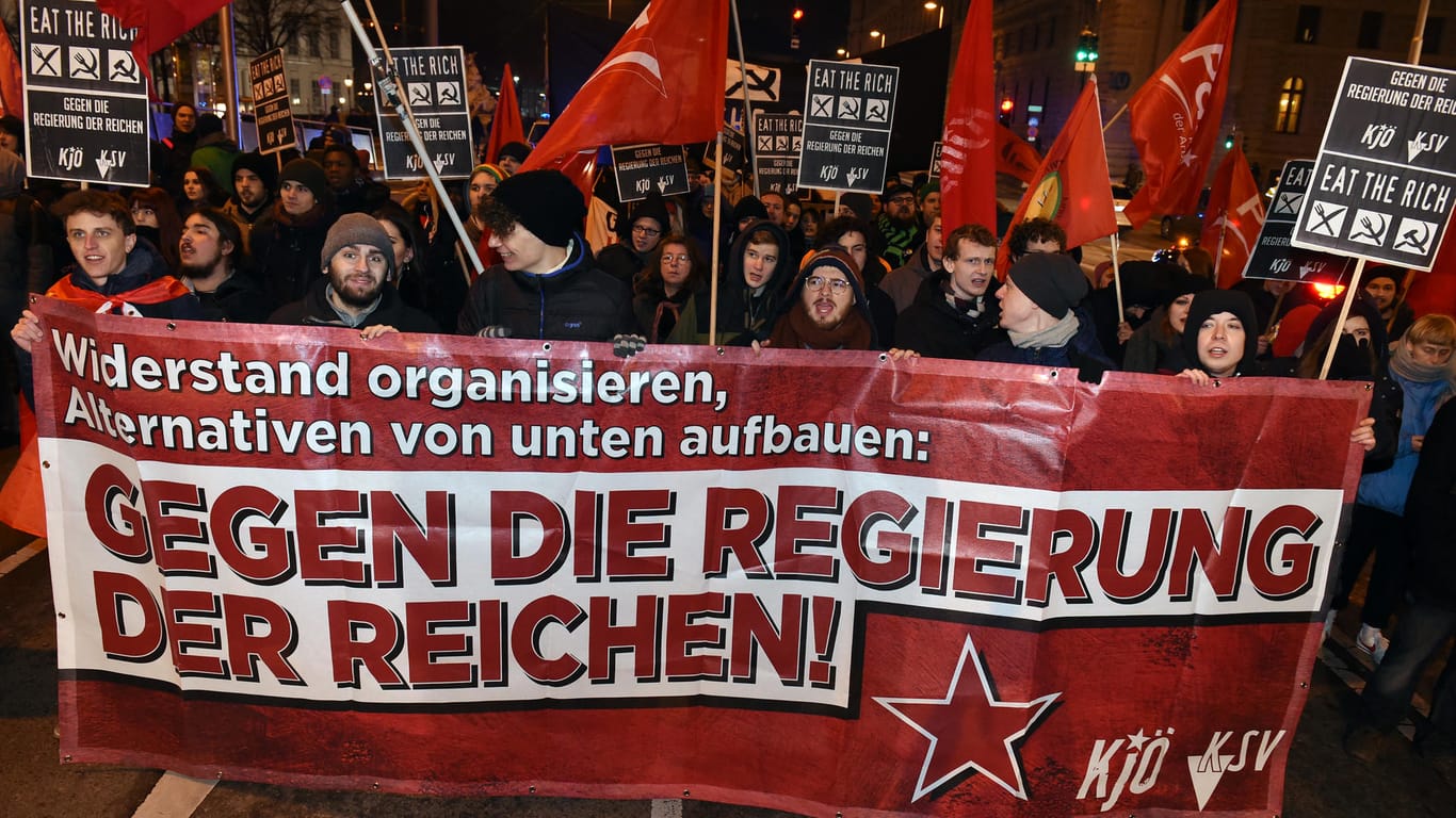 Demonstrationen und Proteste gibt es jährlich beim Wiener Opernball.