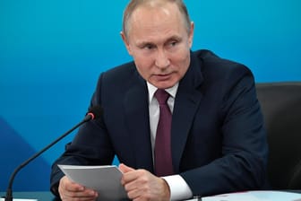 Wladimir Putin: Im Gegensatz zu Donald Trump mag er keine Smartphones