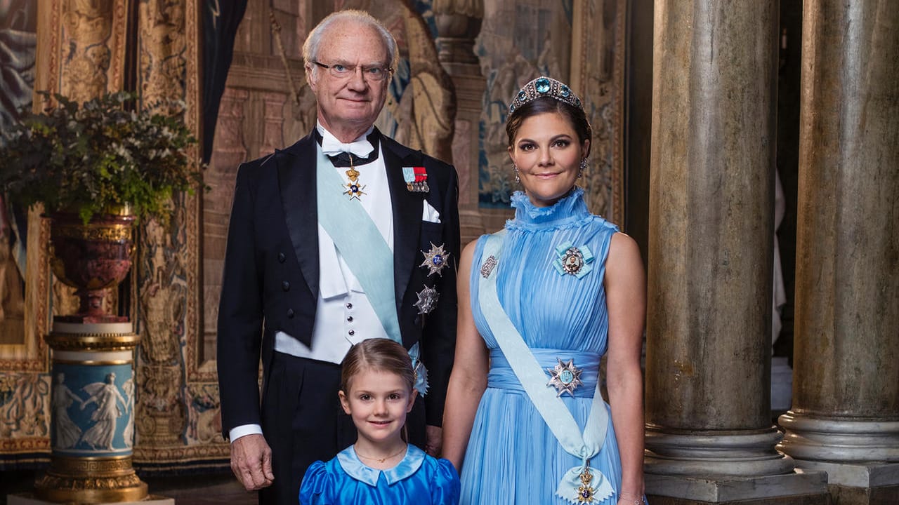 Carl Gustaf, Victoria und Estelle: Schwedens König mit seinen Thronfolgerinnen.