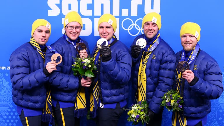 Niklas Edin mit der schwedischen Nationalmannschaft im Curling: Gewinner der Bronzemedaille in Sotschi 2014.