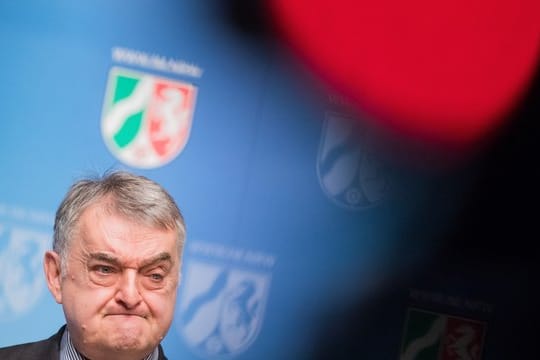 Der nordrhein-westfälische Innenminister Herbert Reul (CDU) will auch potenziell Gefährliche Kinder registrieren lassen.