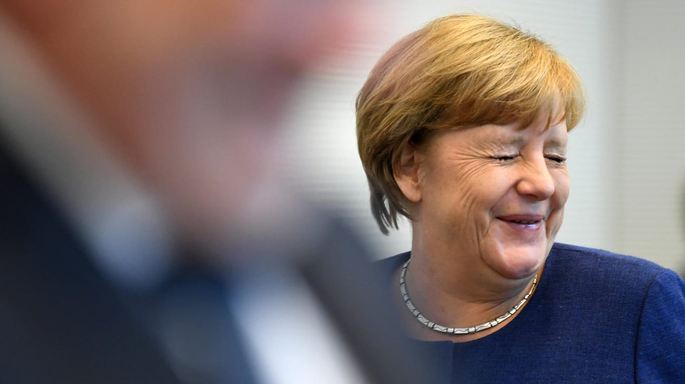 Kanzlerin Angela Merkel: In der Partei umstritten, vom "Spiegel" bissig karikiert.