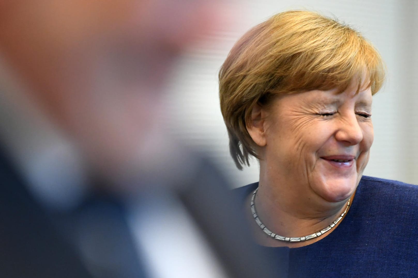 Kanzlerin Angela Merkel: In der Partei umstritten, vom "Spiegel" bissig karikiert.