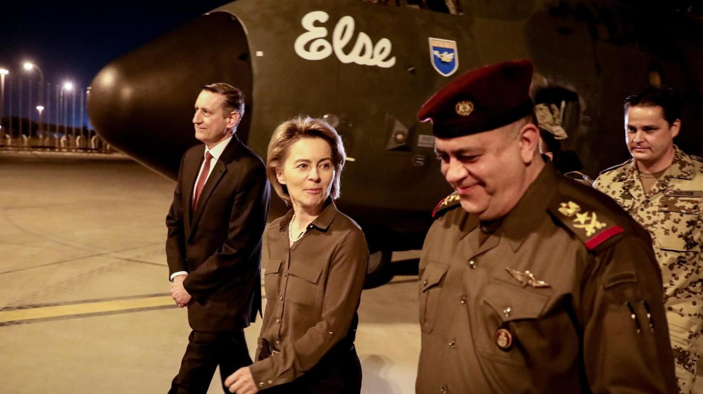 Bundesverteidigungsministerin von der Leyen reist in den Irak, um die künftige Rolle der Bundeswehr auszuloten.