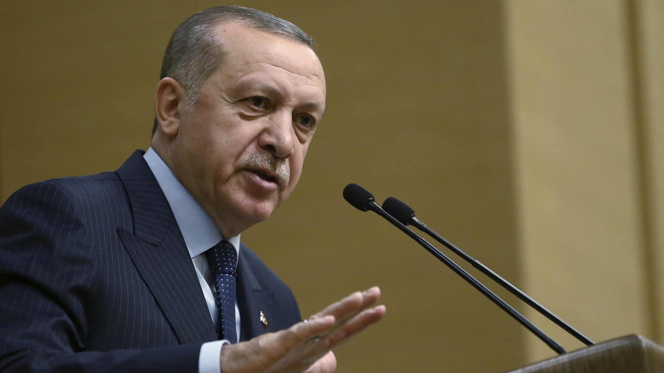 Recep Tayyip Erdogan hat den Kurden nach dem Abschuss eines türkischen Hubschraubers Rache geschworen.