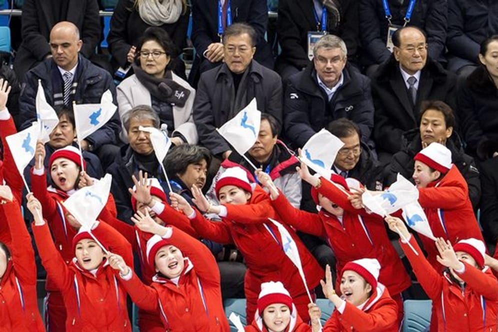 Die nordkoreanischen Cheerleader sorgten für Stimmung in der Eishockey-Halle.