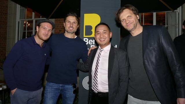 Frederick Lau (l-r), Simon Verhoeven, Festival-Leiter Sophoan Sorn und Markus Goller beim Empfang im Deutschen Konsulat.