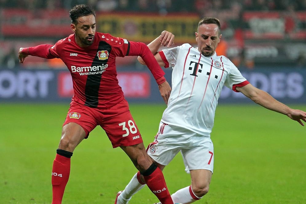 Karim Bellarabi (l.) und Bayer 04 Leverkusen haben Franck Ribéry und den FC Bayern zu Gast.