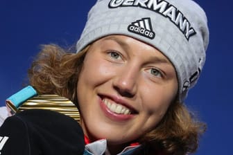 Olympiasiegerin Laura Dahlmeier freut sich auf ihre Eltern und das nächste Rennen.
