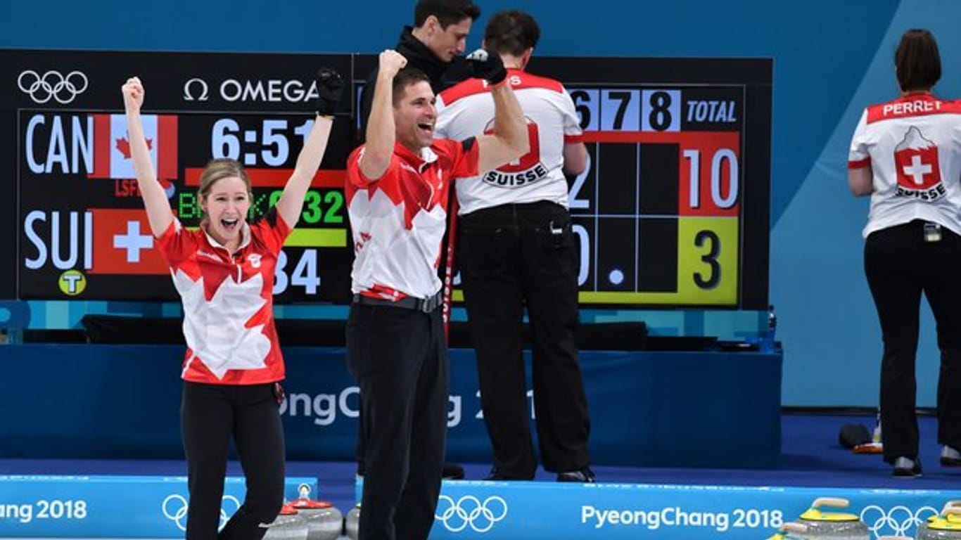 Die Kanadier Kaitlyn Lawes und John Morris sind die ersten Olympiasieger im Mixed-Curling.