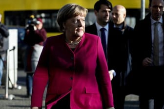 Angela Merkel will bei einer Zustimmung der SPD-Mitglieder zu einer großen Koalition volle vier Jahre im Amt bleiben.