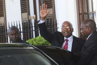 Zumas zweite Amtszeit würde normalerweise erst 2019 enden.