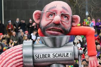 Ganz aktuell nehmen die Narren Martin Schulz aufs Korn.