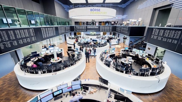 An der Börse geht es auf und ab. An der Börse geht es auf und ab.