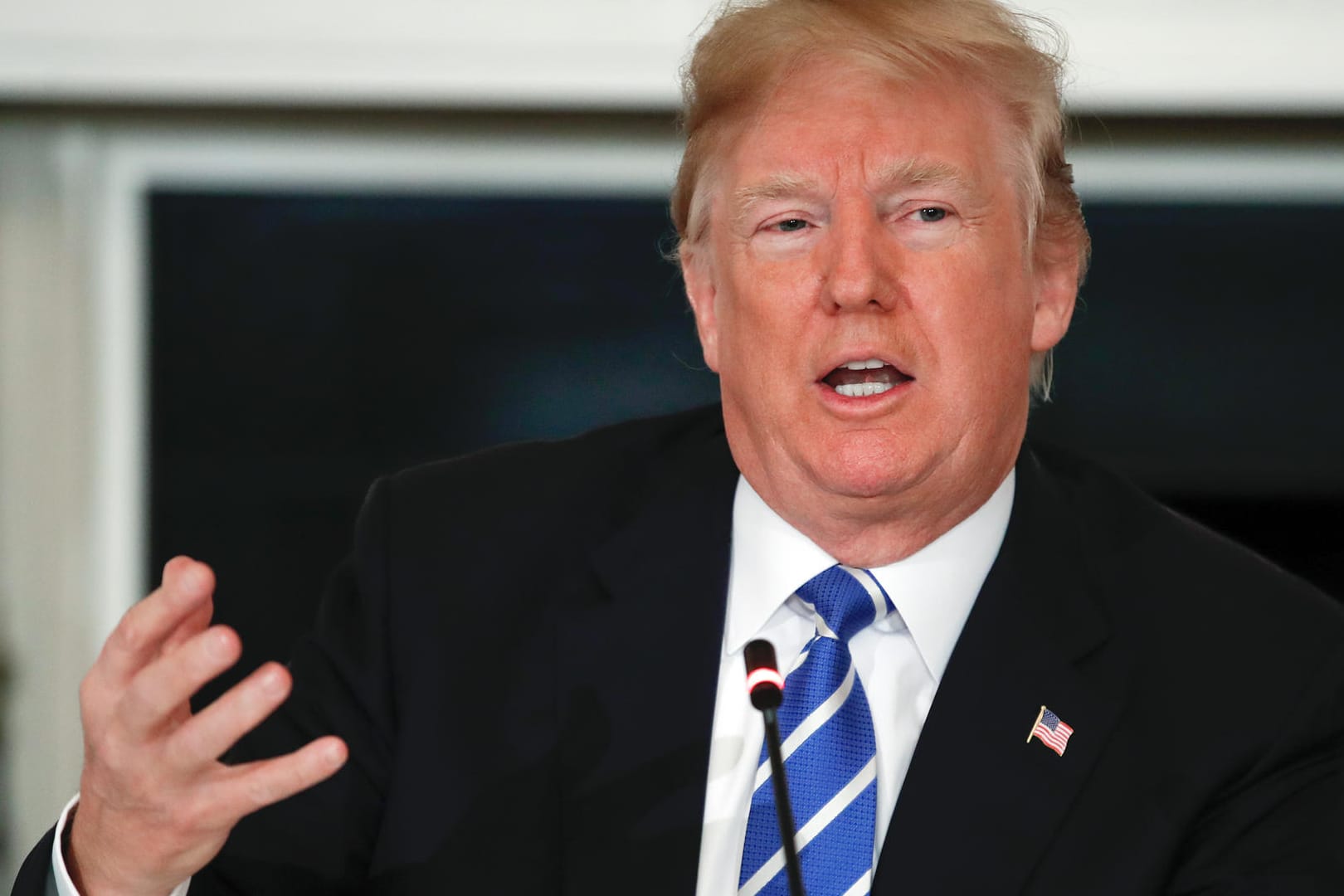 US-Präsident Donald Trump: Während eines Treffens hat er seinen Plan zur Sanierung der US-Infrastruktur vorgestellt. US-Präsident Donald Trump: Während eines Treffens hat er seinen Plan zur Sanierung der US-Infrastruktur vorgestellt.