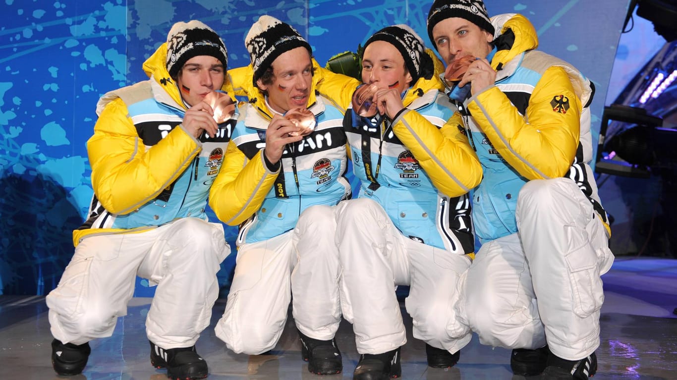 Erfolgreiches Quartett: Die Nordischen Kombinierer Johannes Rydzek, Tino Edelmann, Eric Frenzel und Björn Kircheisen (v. l.) gewannen 2010 in Vancouver Olympia-Bronze im Teamwettbewerb.