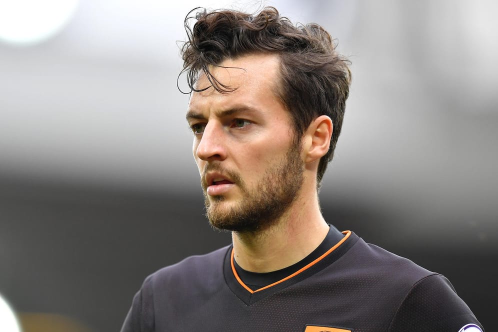 Ryan Mason: Der frühere englische Nationalspieler muss seine Karriere mit 26 Jahren beenden.