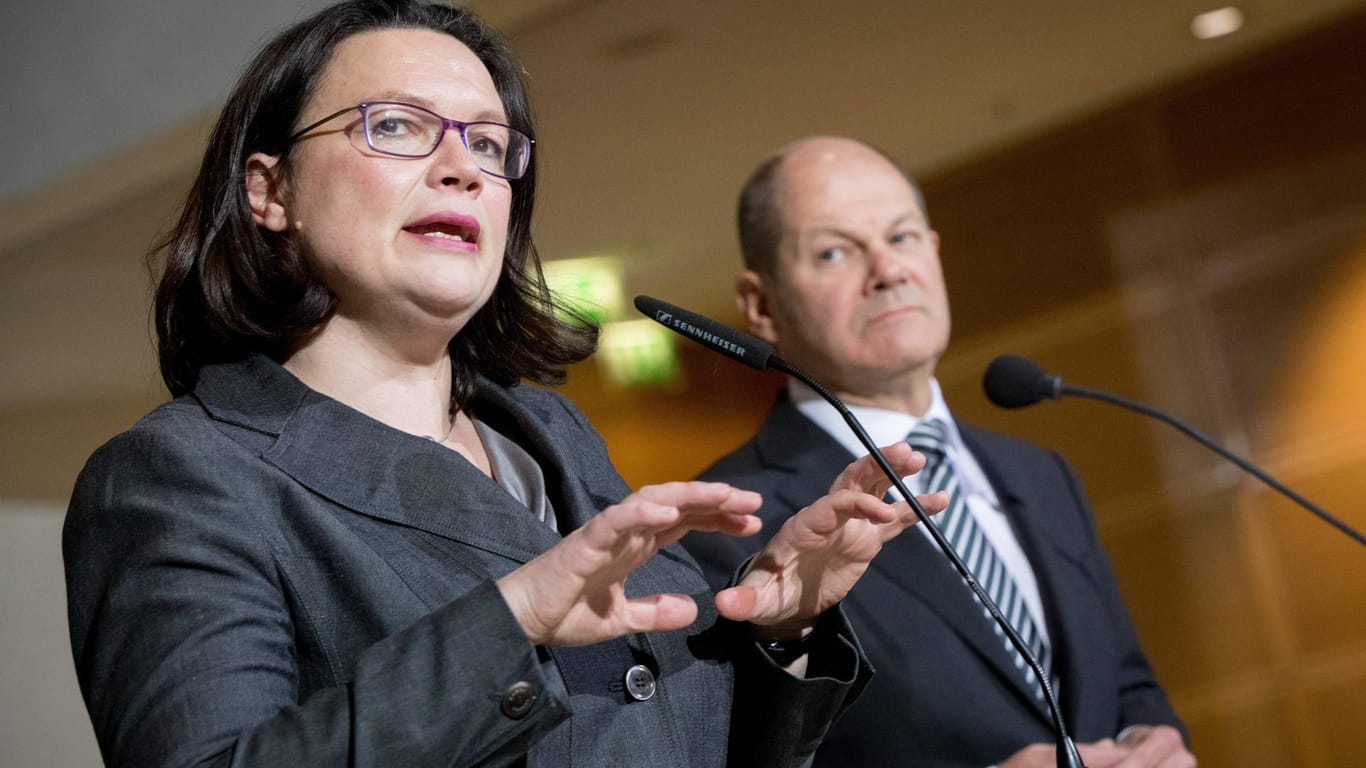 Andrea Nahles, und Olaf Scholz im Willy-Brandt-Haus: Scholz wurde überraschend zum kommissarischen SPD-Chef bis zum nächsten Parteitag ernannt.