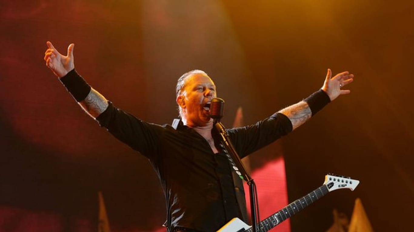 James Hetfield, US-Sänger der Musikgruppe Metallica, beim Glastonbury Festival 2014.
