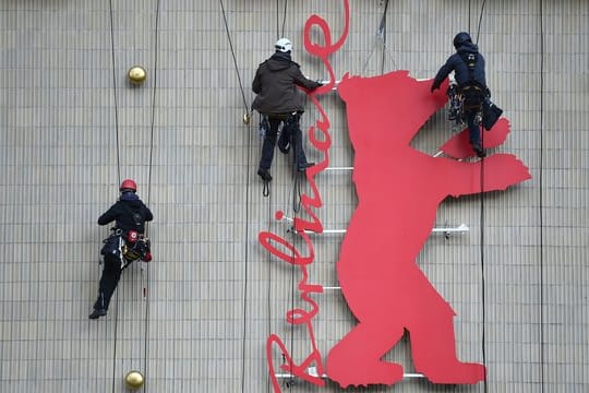 Der Berlinale-Bären ziert das Kino Zoo Palast.