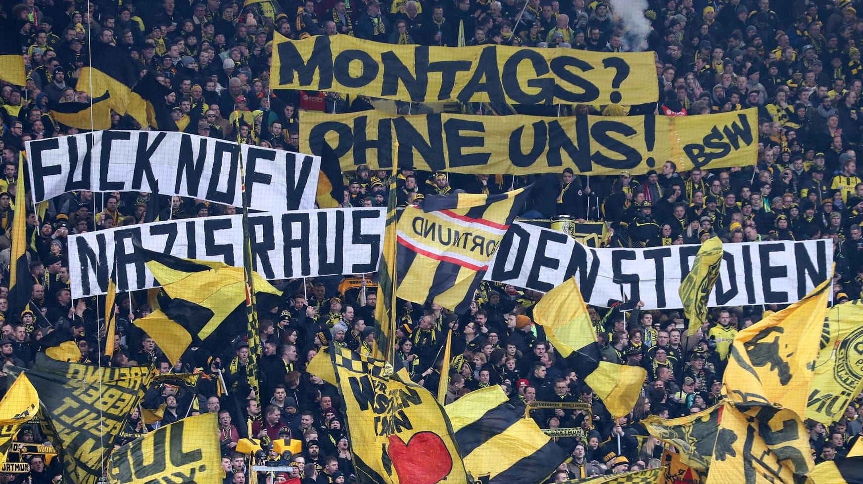 Beim Spiel gegen den Hamburger SV solidarisierten sich Ultras des BVB mit dem SV Babelsberg 03.