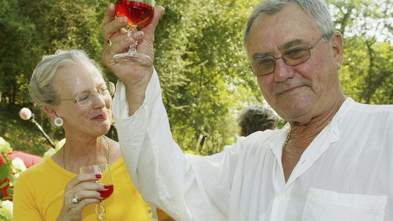 Prinz Henrik (hier mit Königin Margrethe im Sommer 2003 in der Südfrankreichresidenz Schloss Caix) liebte gute Weine.