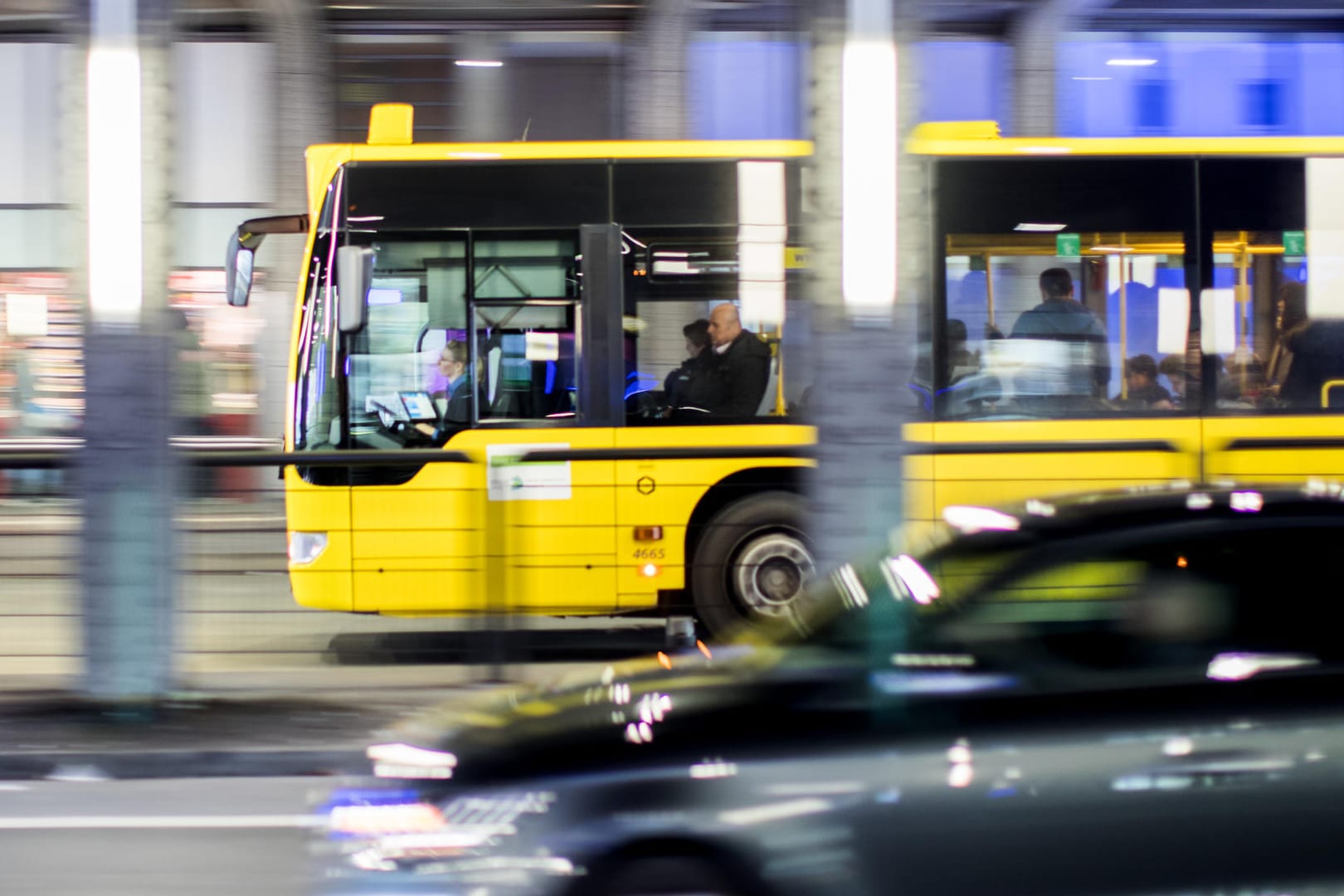 Ein Bus in Essen: Die Nutzung des öffentlichen Nahverkehrs soll günstiger werden.