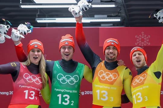 Natalie Geisenberger, Johannes Ludwig, Tobias Wendl und Tobias Arlt (v.